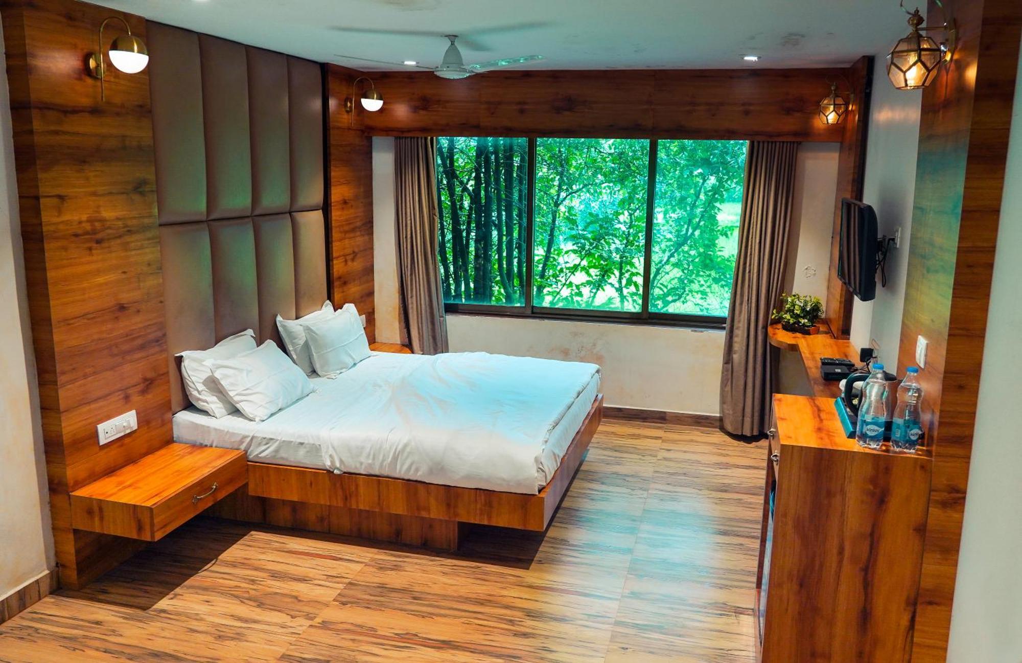 Whispering Peepul Resort 巴德拉普尔 外观 照片