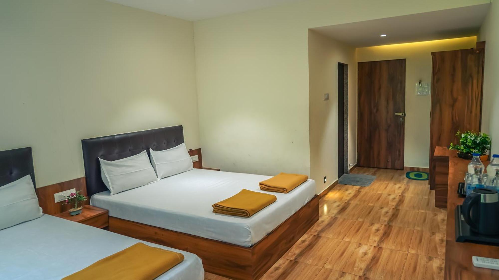 Whispering Peepul Resort 巴德拉普尔 外观 照片