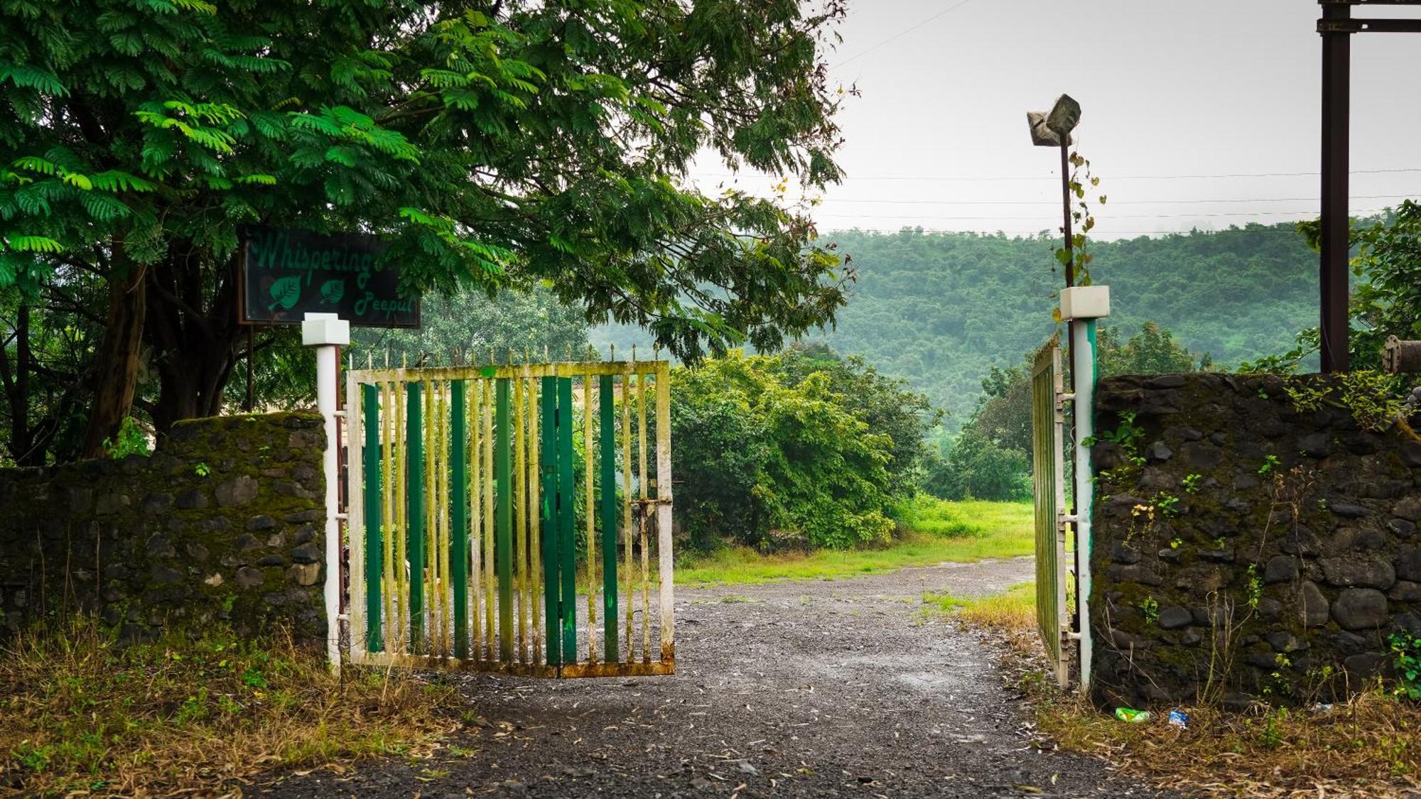 Whispering Peepul Resort 巴德拉普尔 外观 照片