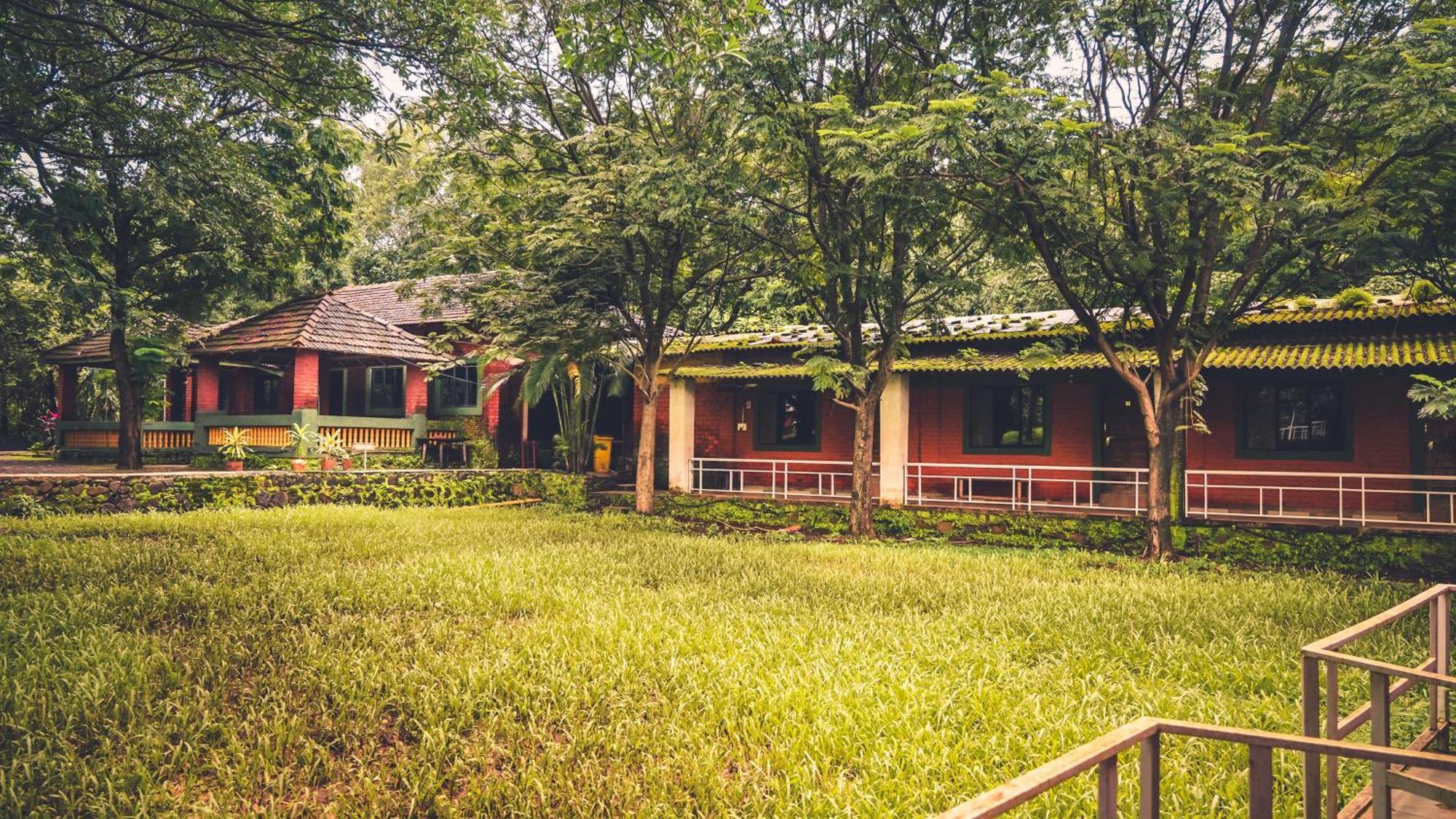 Whispering Peepul Resort 巴德拉普尔 外观 照片