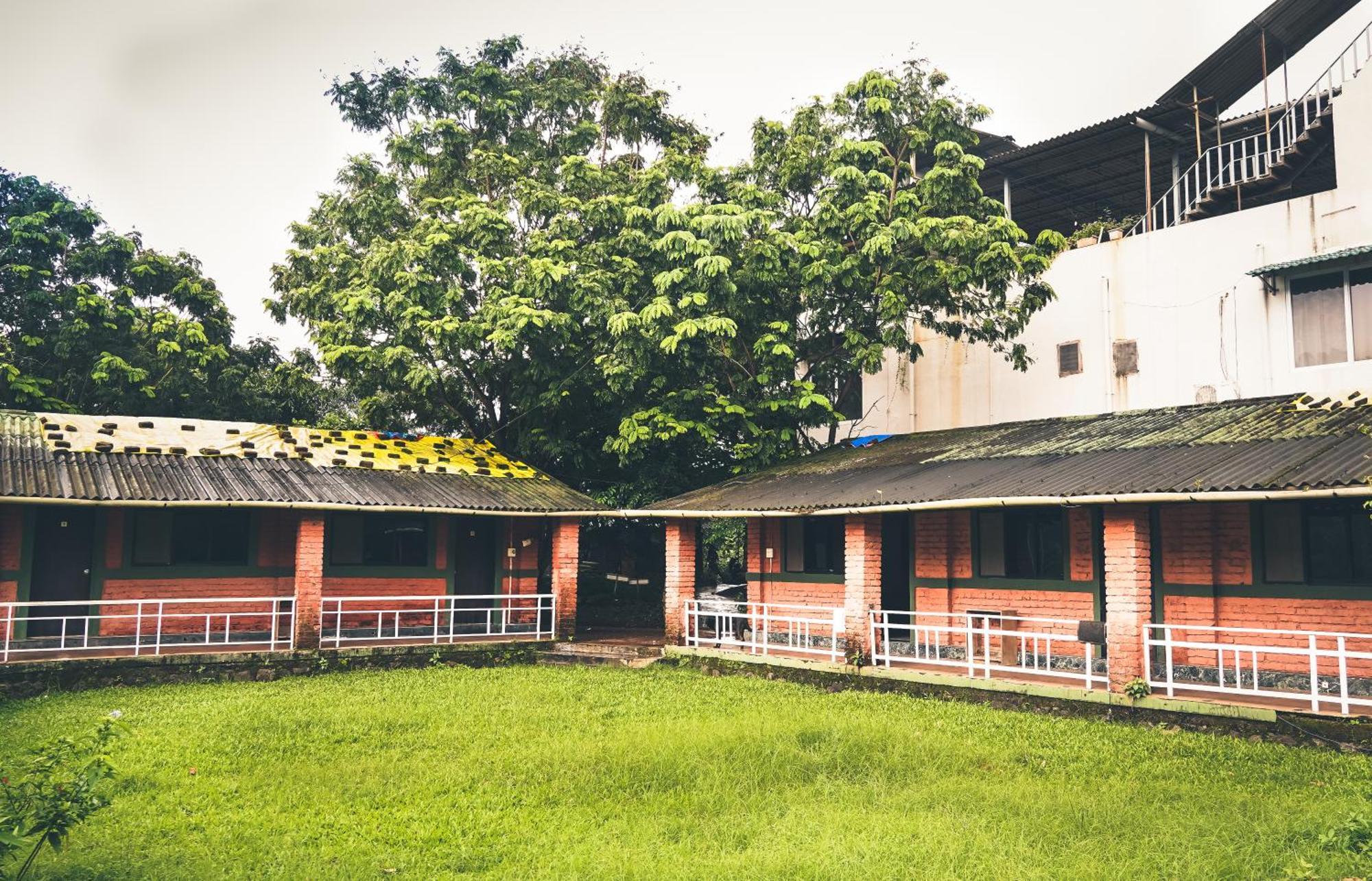 Whispering Peepul Resort 巴德拉普尔 外观 照片