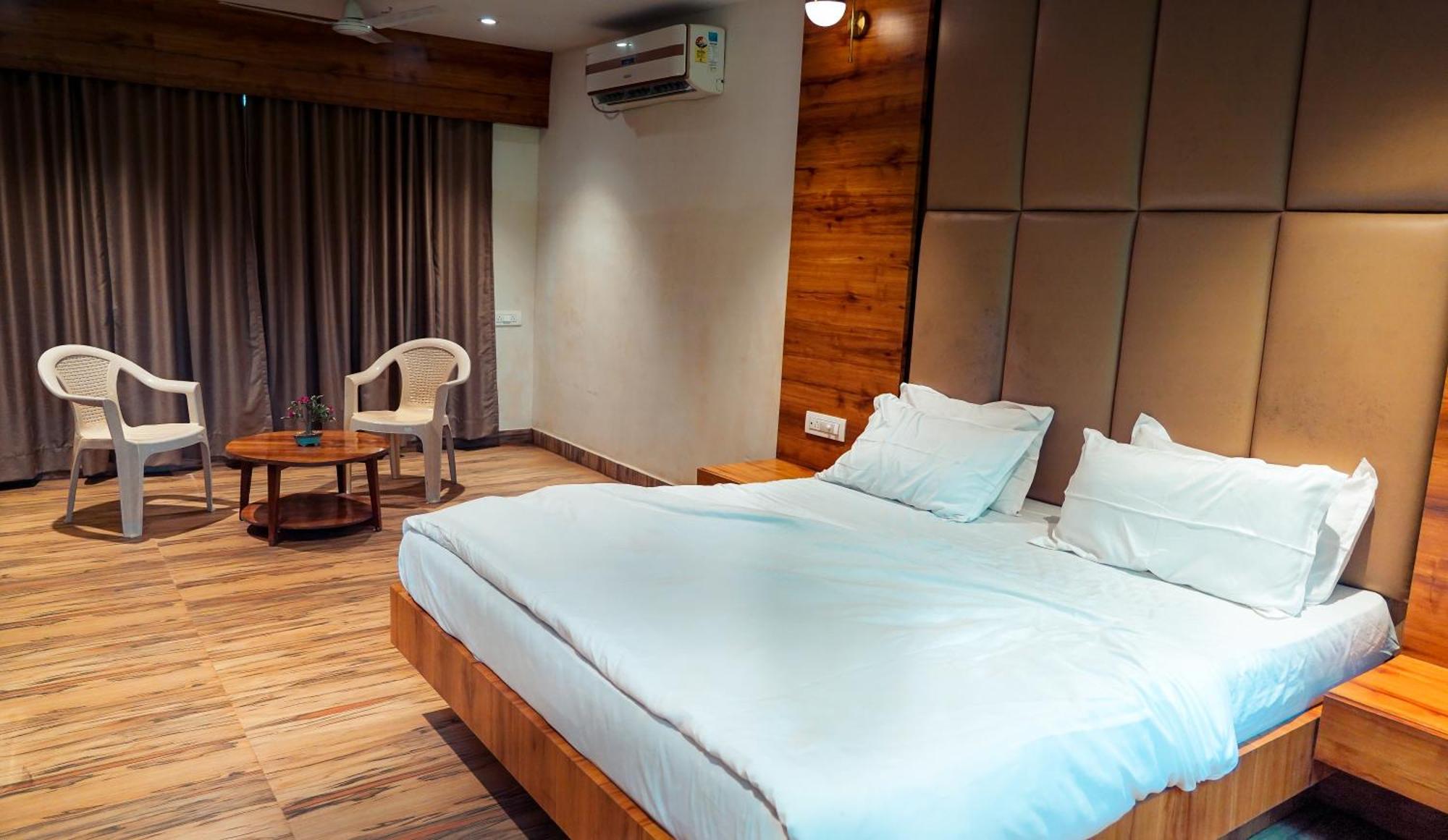Whispering Peepul Resort 巴德拉普尔 外观 照片